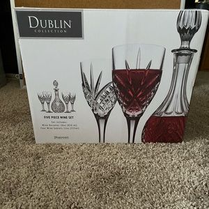 Glass Wine Set